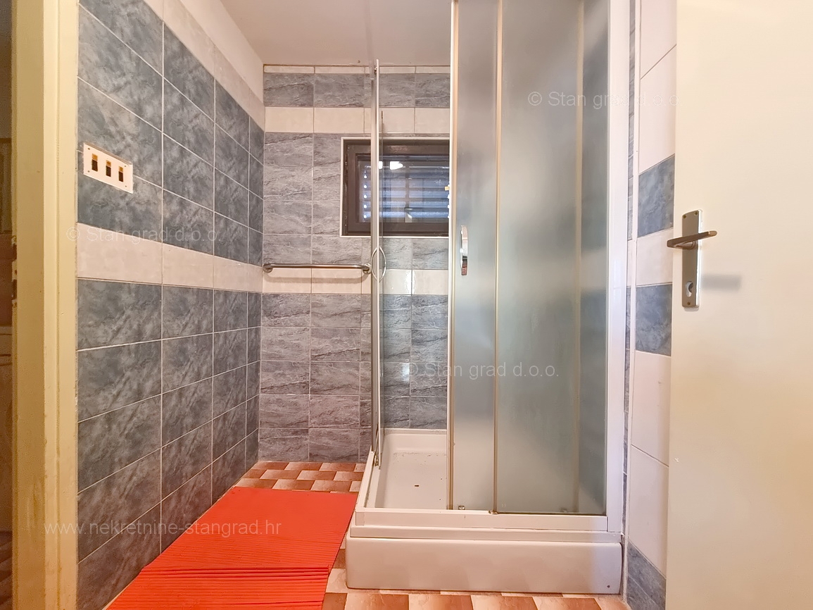 Krk, dintorni, casa in pietra in una posizione tranquilla!