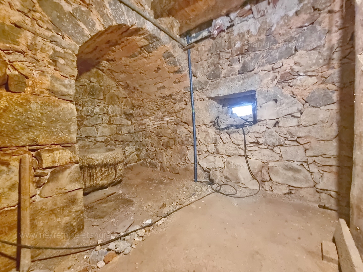 Krk, dintorni, casa in pietra in una posizione tranquilla!