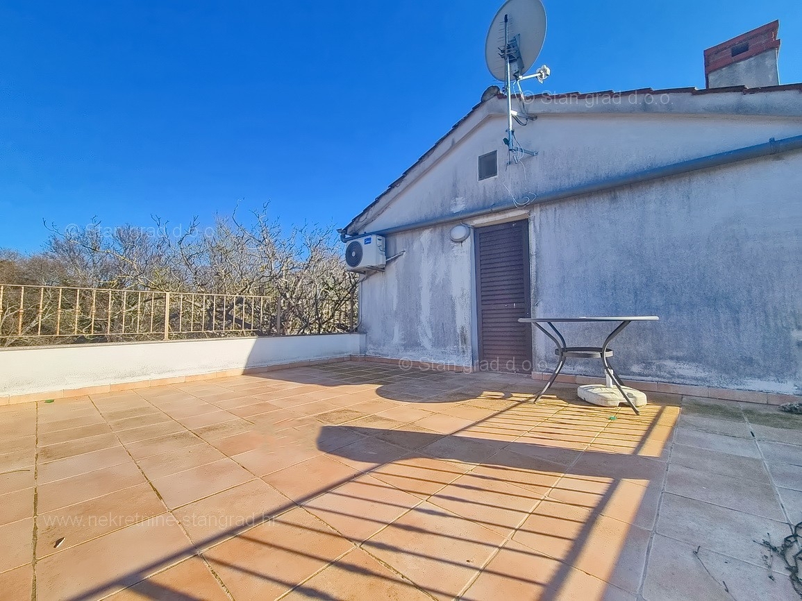 Krk, dintorni, casa in pietra in una posizione tranquilla!