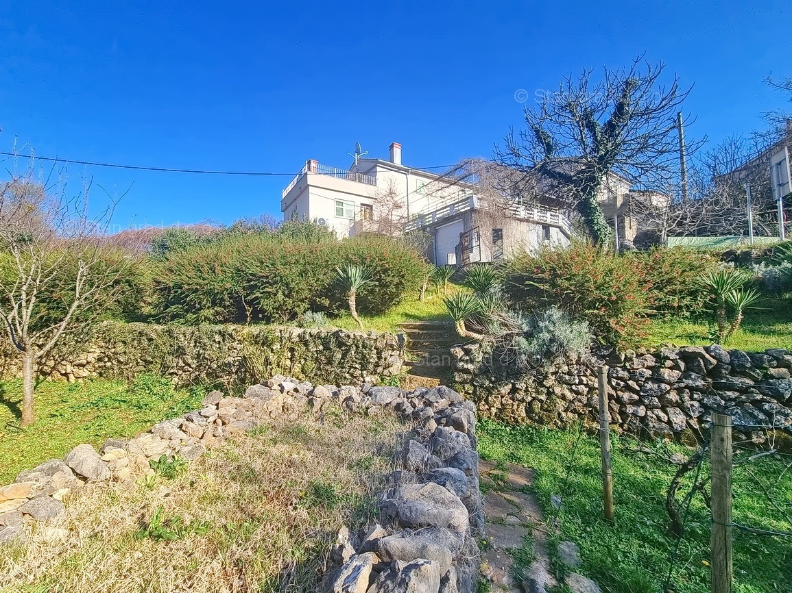 Krk, dintorni, casa in pietra in una posizione tranquilla!