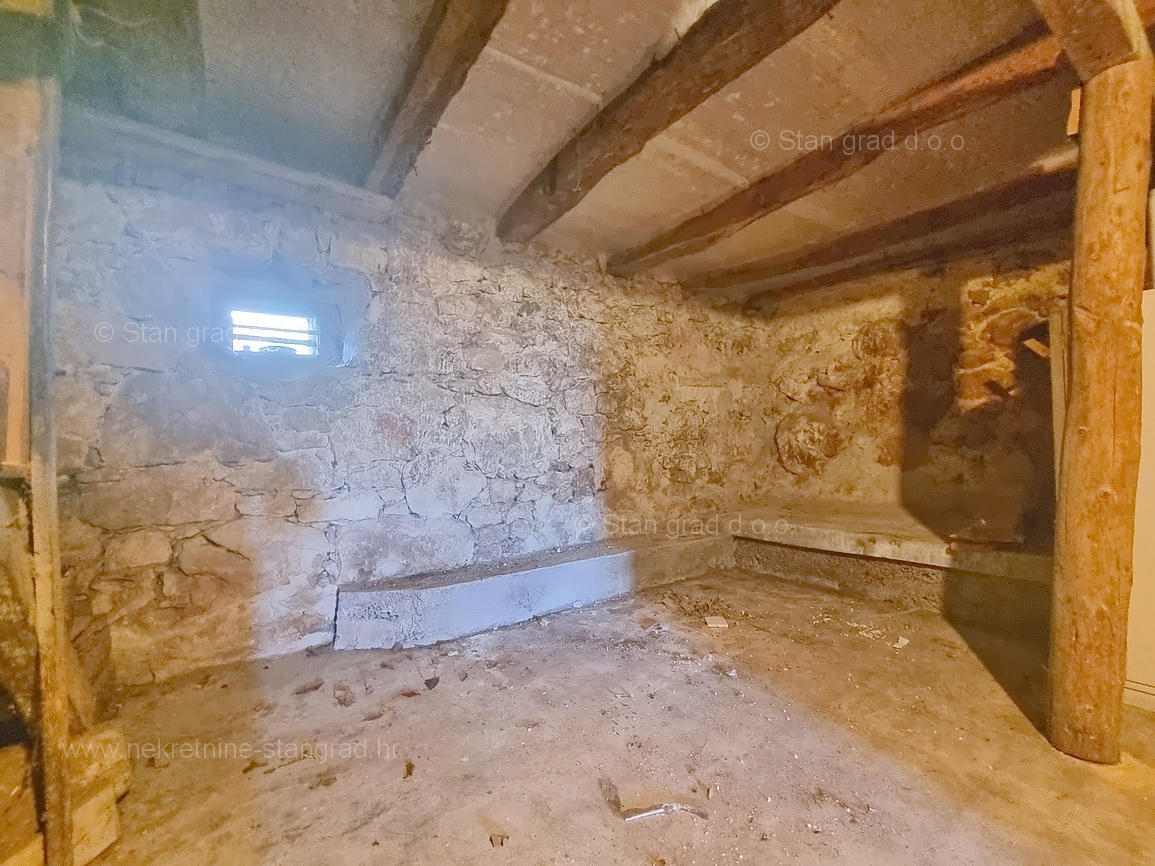 Krk, dintorni, casa in pietra in una posizione tranquilla!