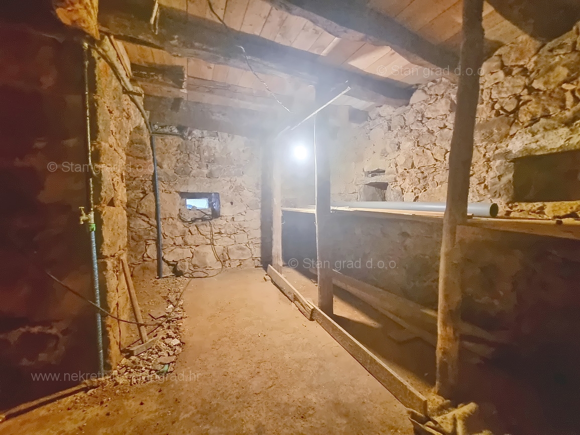 Krk, dintorni, casa in pietra in una posizione tranquilla!