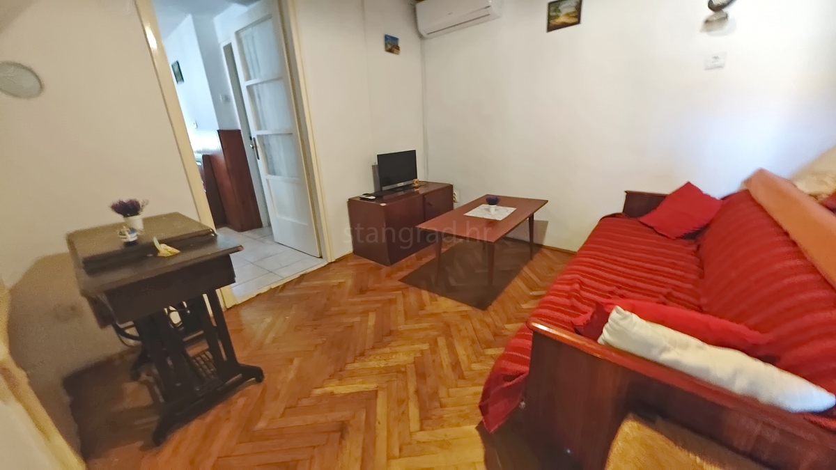 Vrbnik, casa bifamiliare con vista mare!