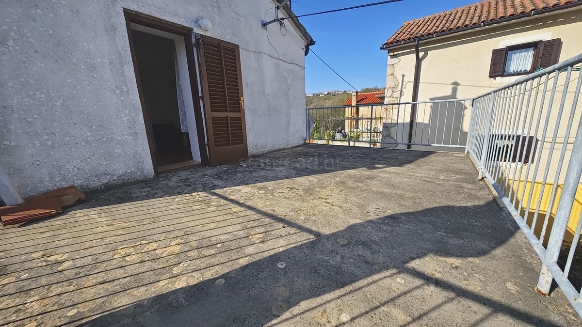 Vrbnik, casa bifamiliare con vista mare!