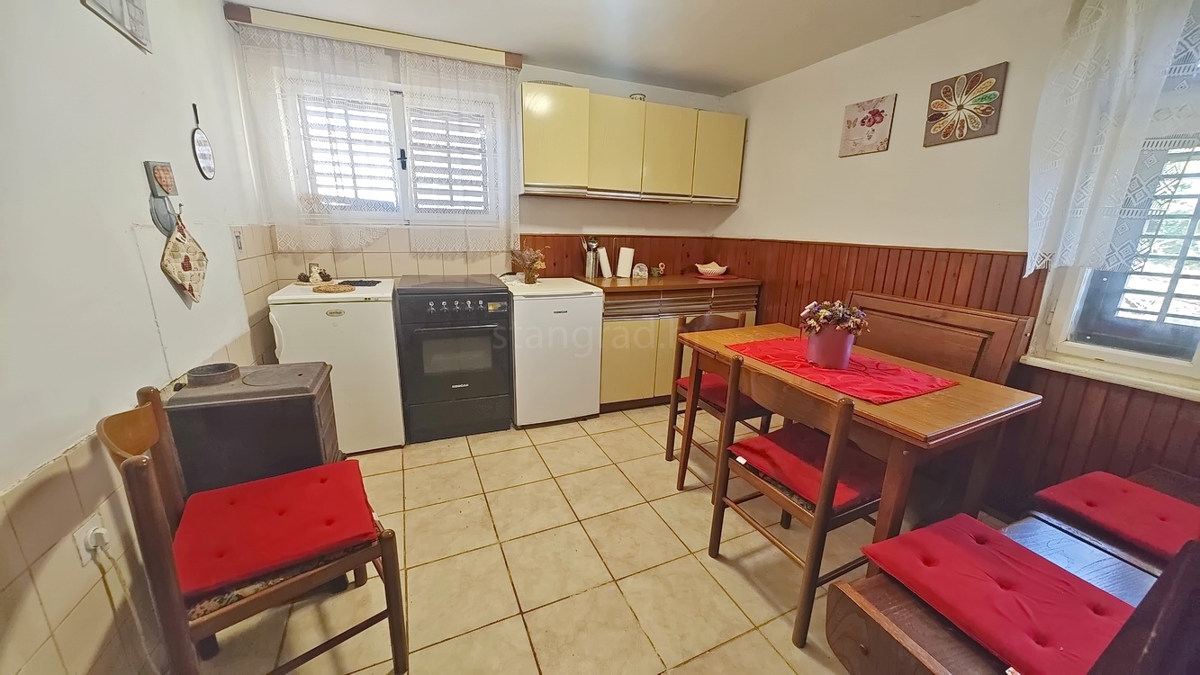 Vrbnik, casa bifamiliare con vista mare!