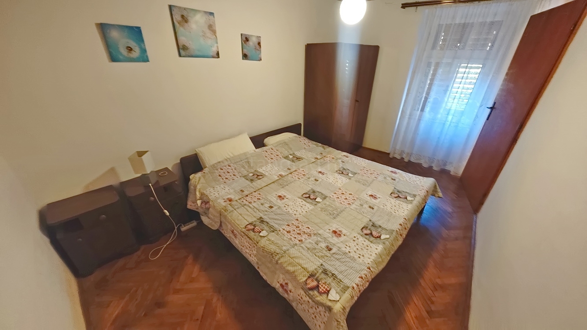 Vrbnik, casa bifamiliare con vista mare!