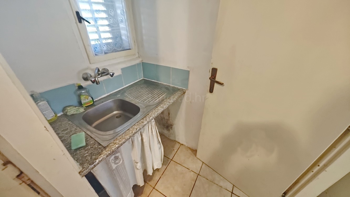 Vrbnik, casa bifamiliare con vista mare!