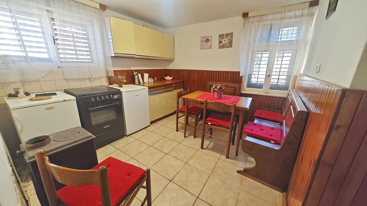 Vrbnik, casa bifamiliare con vista mare!