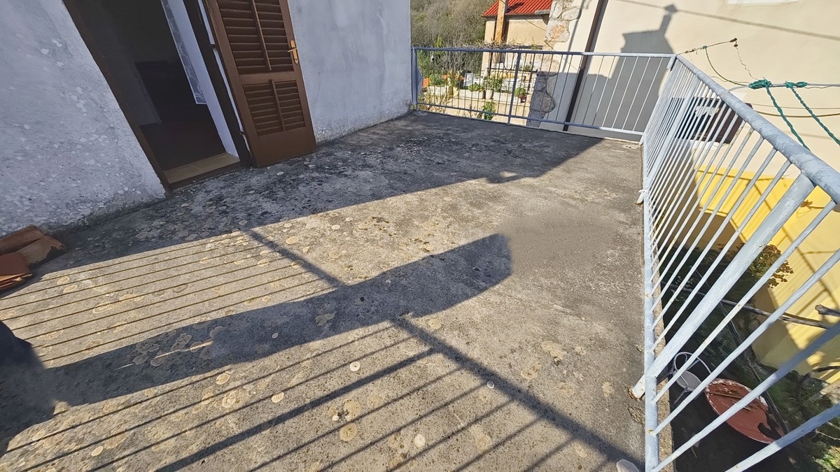 Vrbnik, casa bifamiliare con vista mare!