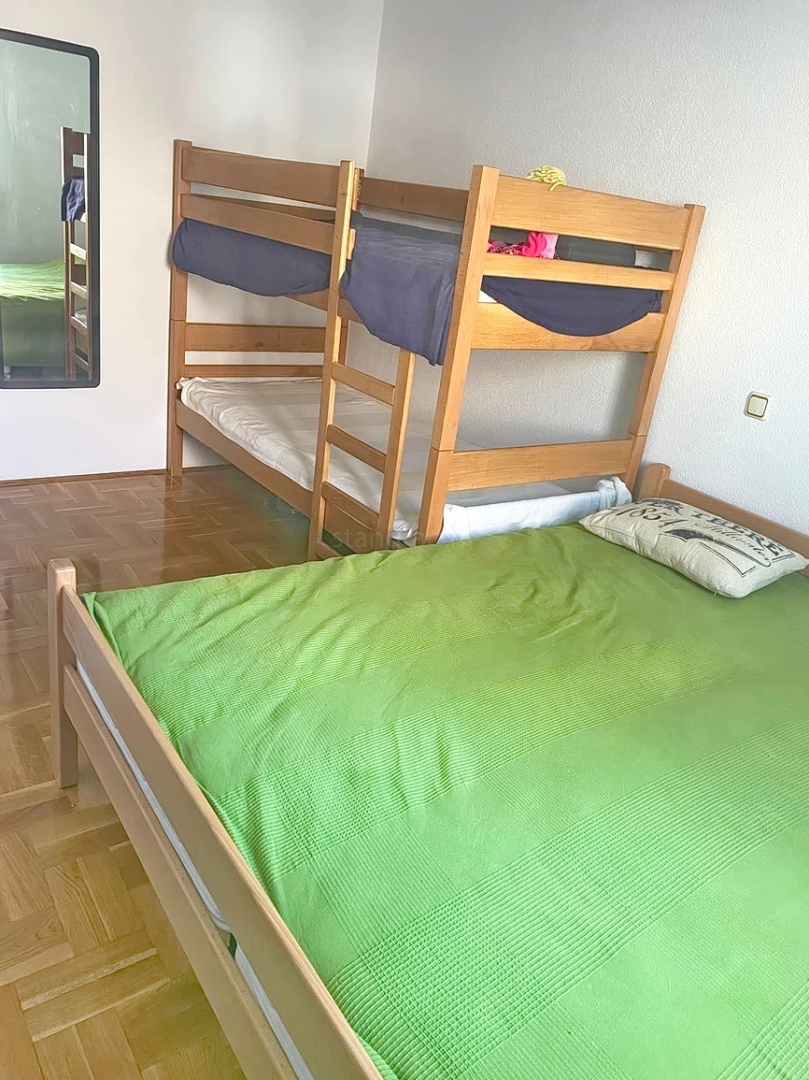 Malinska, confortevole appartamento al piano terra vicino al mare!