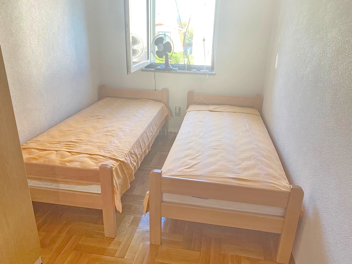 Malinska, confortevole appartamento al piano terra vicino al mare!