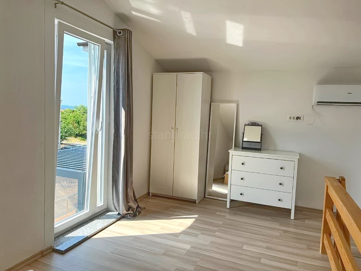 Omišalj, lussuoso edificio residenziale con appartamenti e attico!