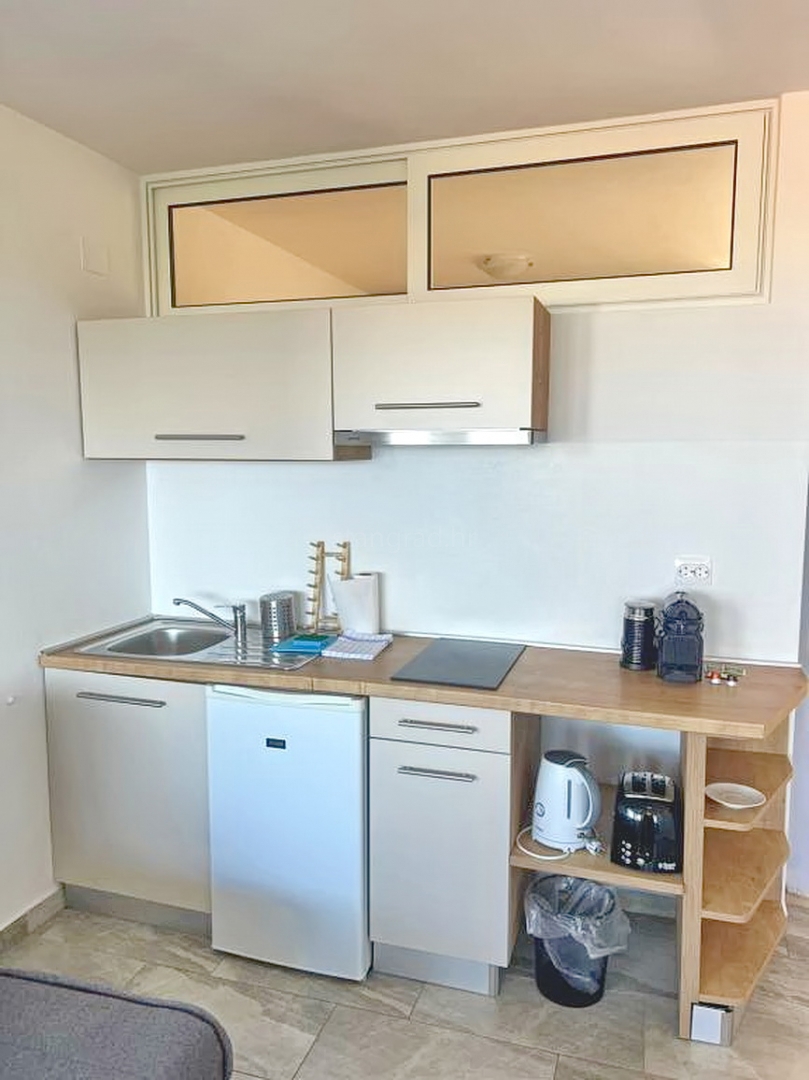 Omišalj, lussuoso edificio residenziale con appartamenti e attico!