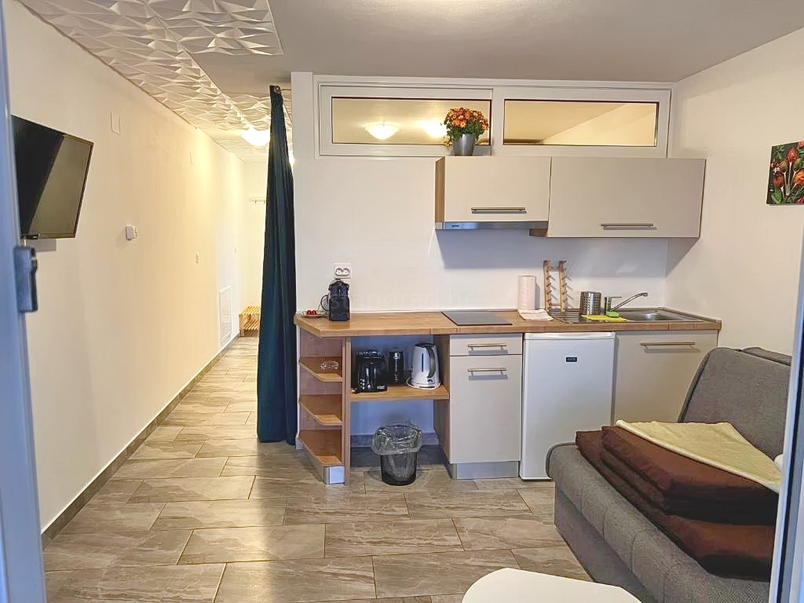 Omišalj, lussuoso edificio residenziale con appartamenti e attico!