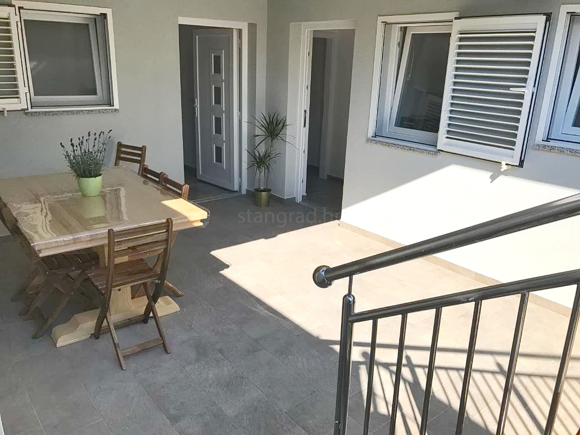 Omišalj, lussuoso edificio residenziale con appartamenti e attico!