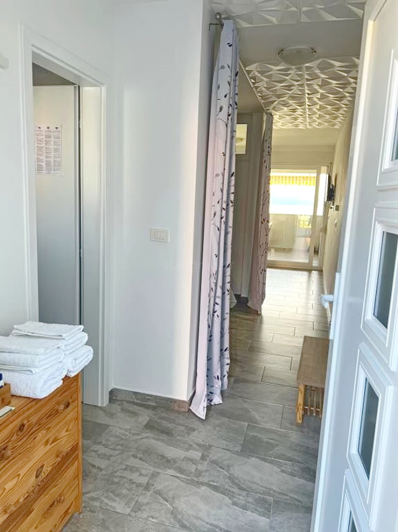 Omišalj, lussuoso edificio residenziale con appartamenti e attico!