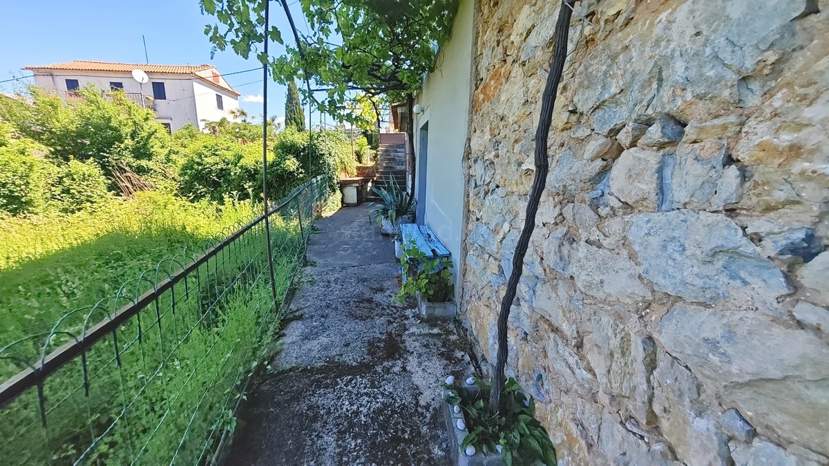 Dobrinj, casa indipendente con vista mare aperta!