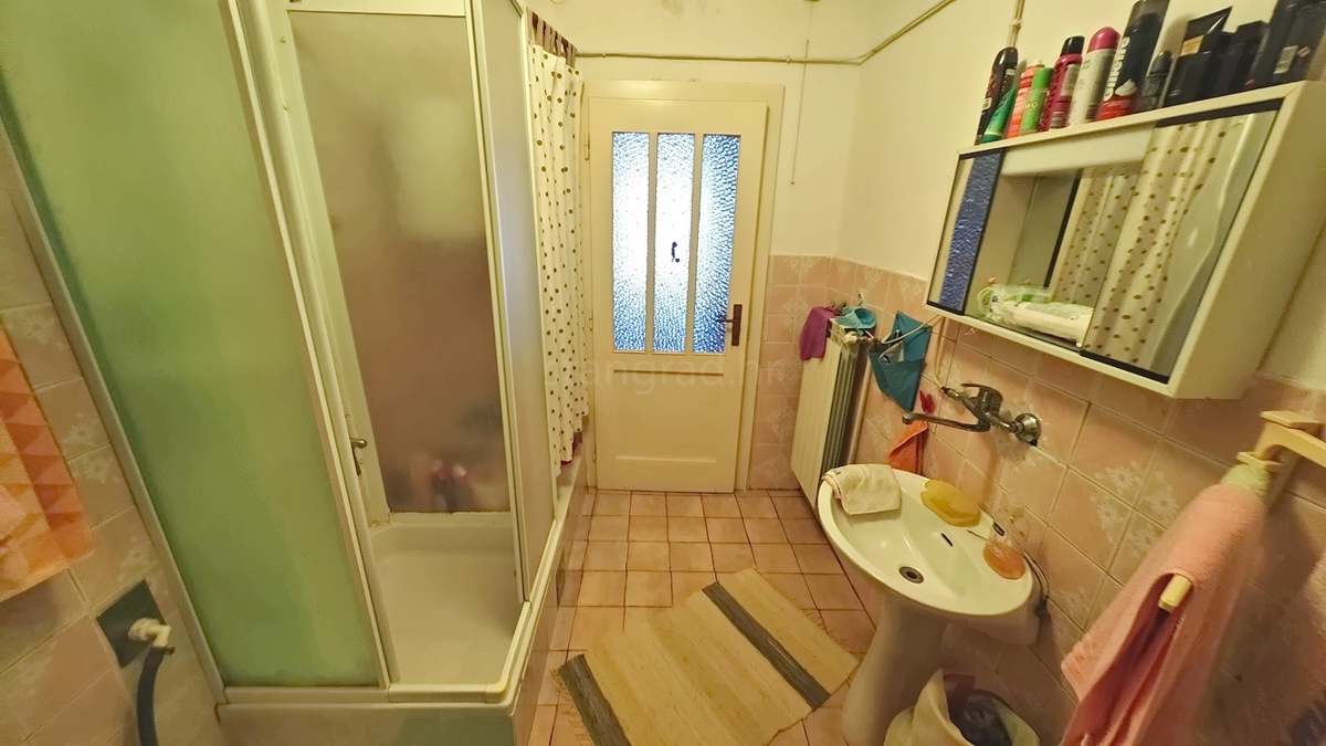 Dobrinj, casa indipendente con vista mare aperta!