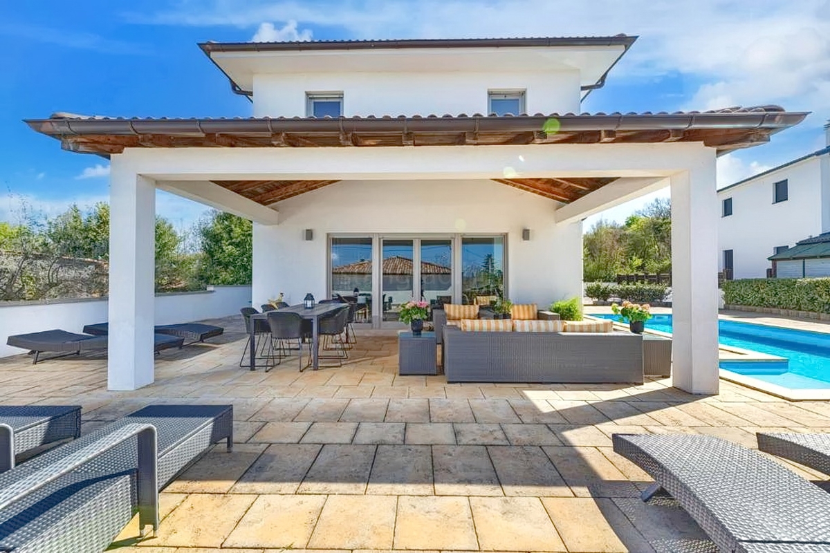 Zona di Malinska, bellissima casa indipendente con piscina!