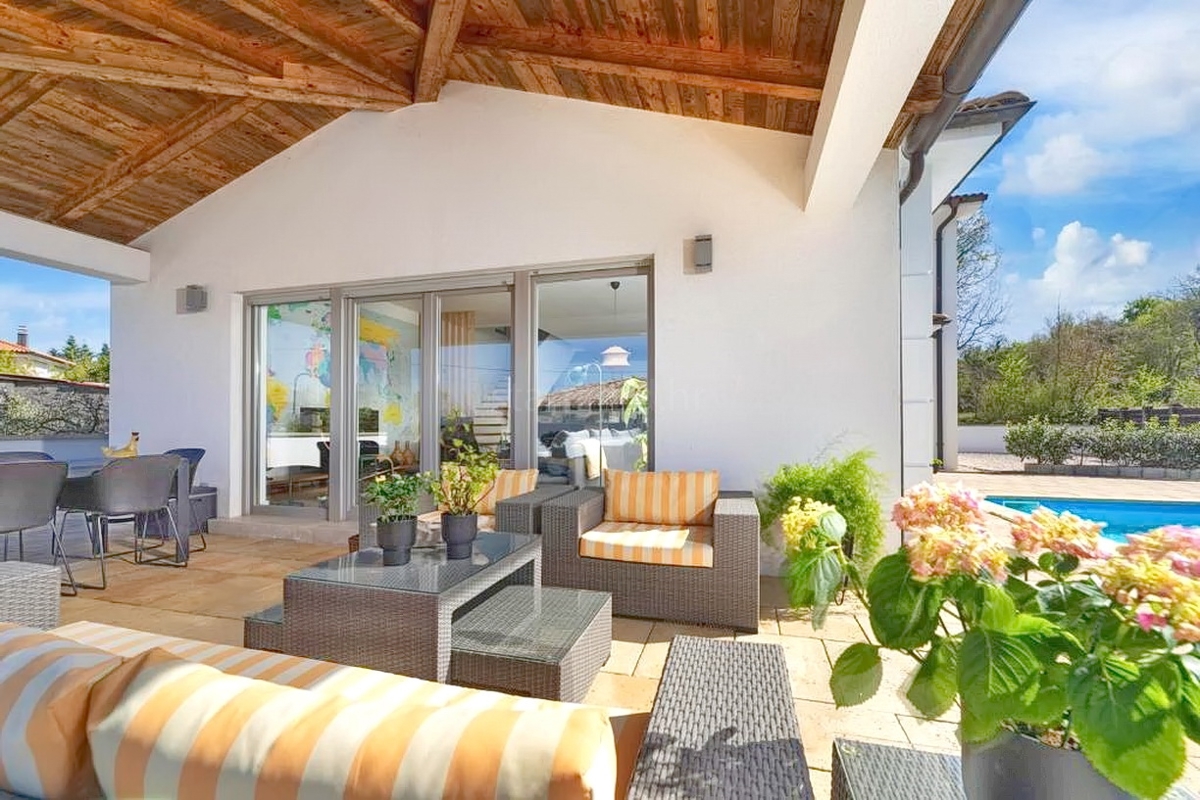 Zona di Malinska, bellissima casa indipendente con piscina!