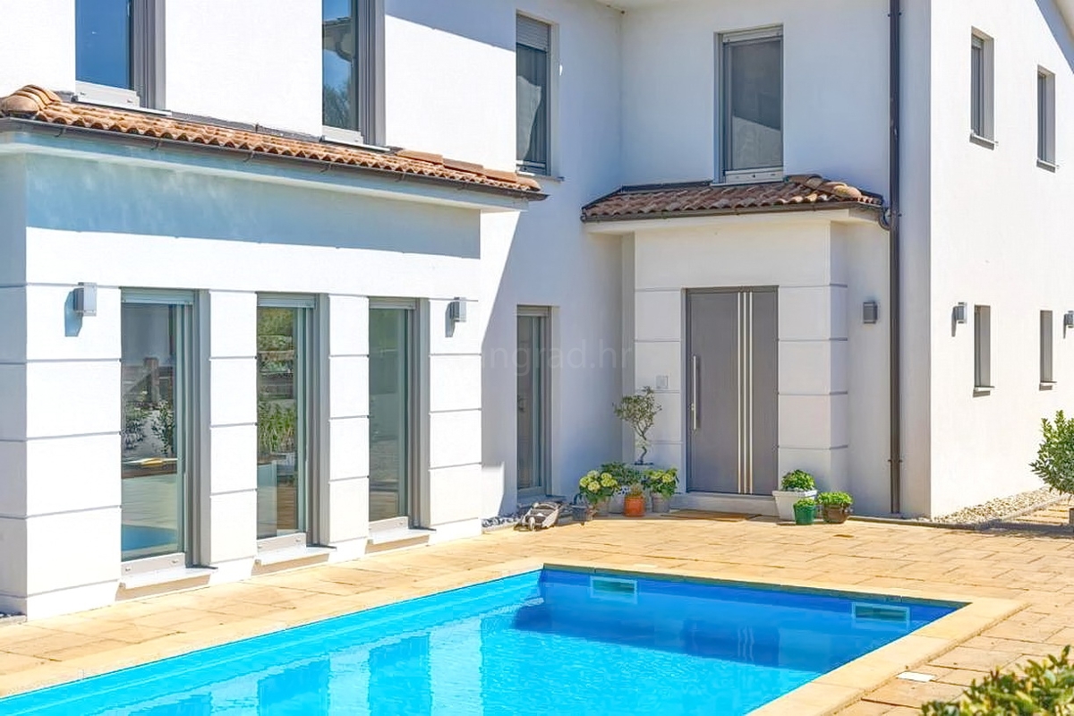 Zona di Malinska, bellissima casa indipendente con piscina!