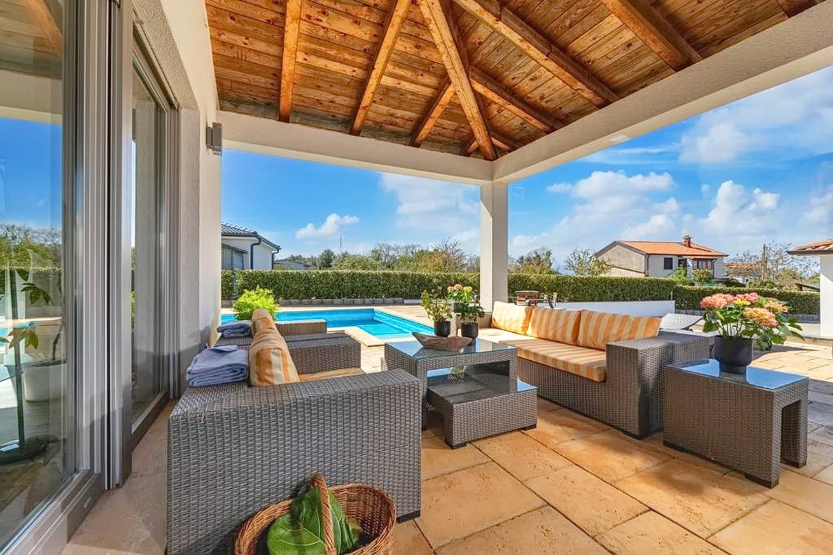 Zona di Malinska, bellissima casa indipendente con piscina!