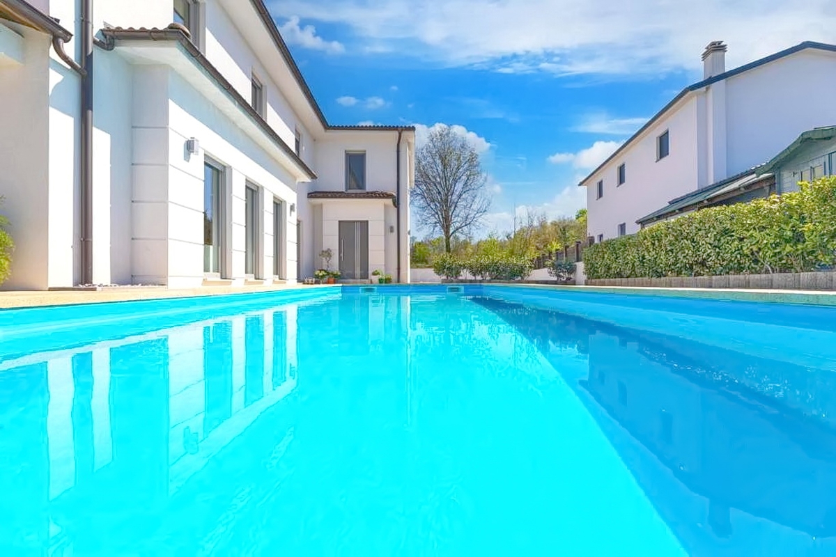 Zona di Malinska, bellissima casa indipendente con piscina!