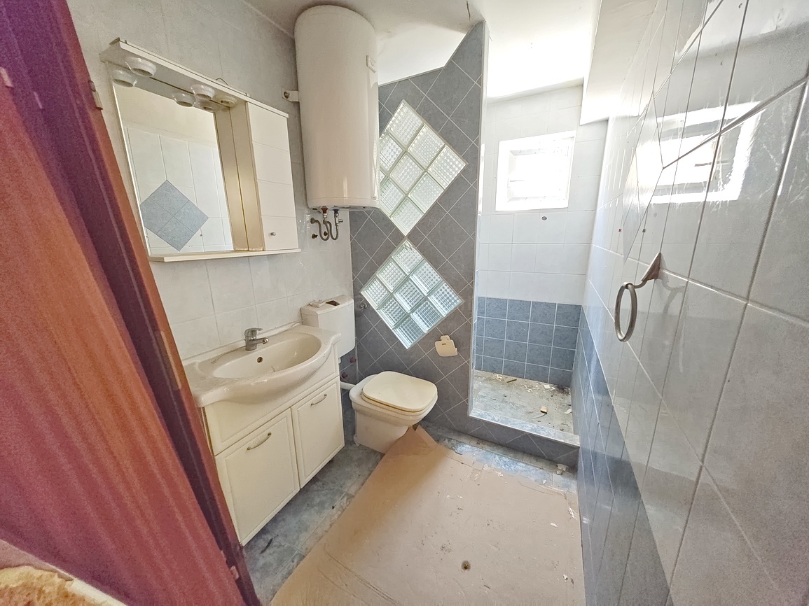 Njivice, appartamento con tre camere da letto in un'ottima posizione vicino al mare!