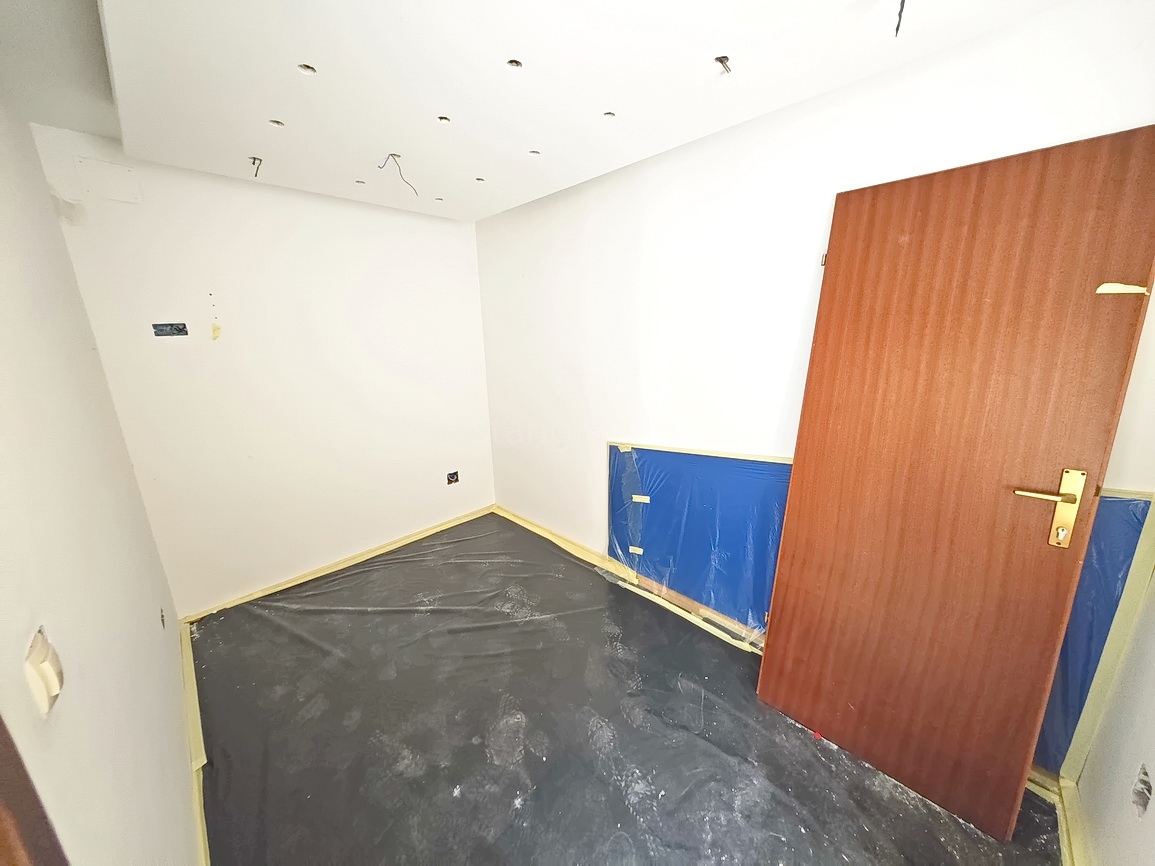 Njivice, appartamento con tre camere da letto in un'ottima posizione vicino al mare!