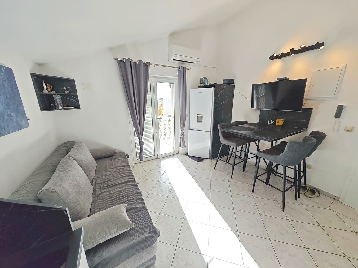 Malinska, appartamento arredato con una camera da letto vicino al centro e al mare!