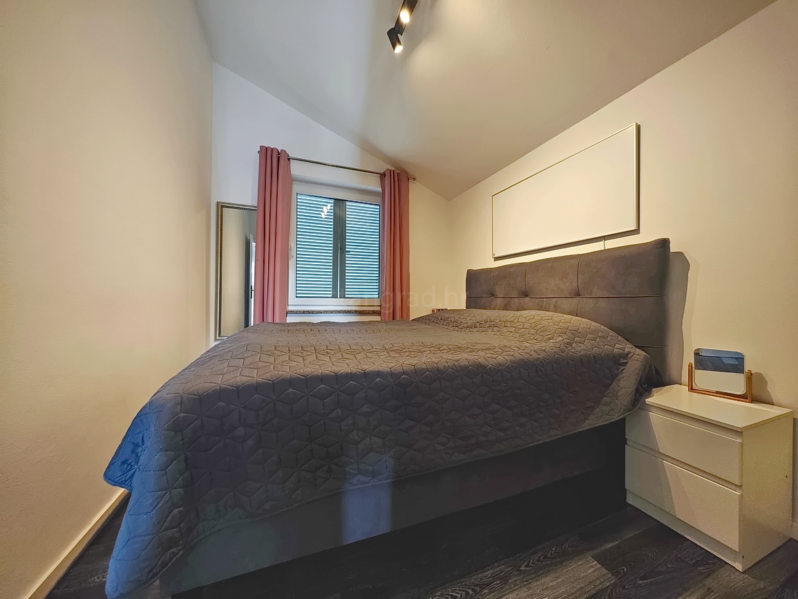 Malinska, appartamento arredato con una camera da letto vicino al centro e al mare!