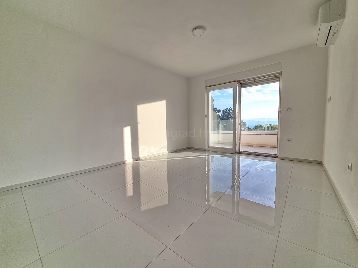 Crikvenica, appartamento al 1° piano di un nuovo edificio con vista mare!