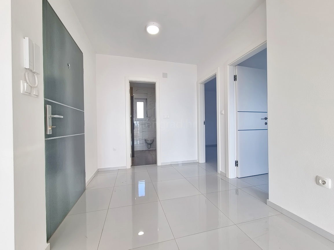 Crikvenica, appartamento al 1° piano di un nuovo edificio con vista mare!