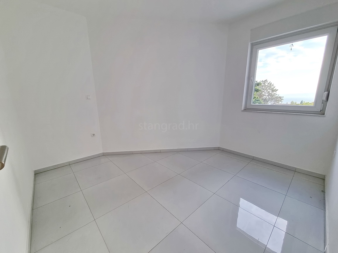 Crikvenica, appartamento al 1° piano di un nuovo edificio con vista mare!