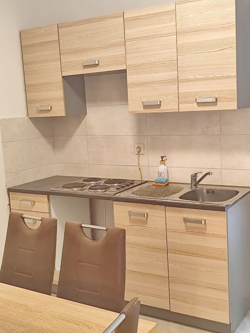 Crikvenica, monolocale con terrazza e ampio giardino!