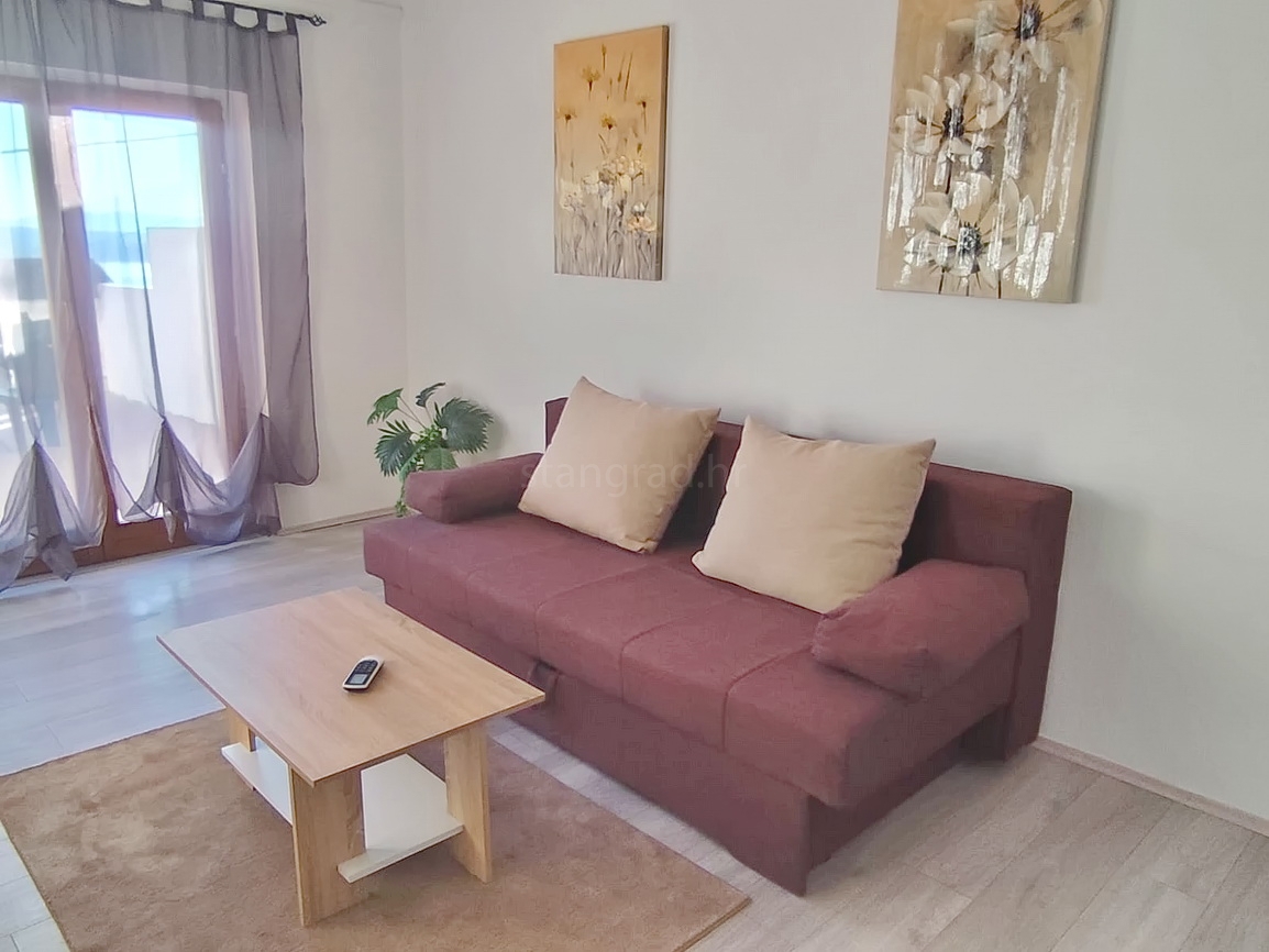 Crikvenica, monolocale con terrazza e ampio giardino!