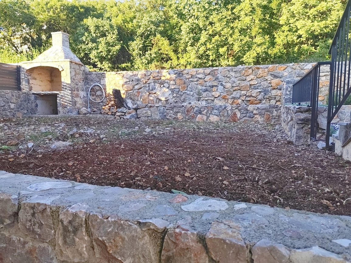 Crikvenica, monolocale con terrazza e ampio giardino!