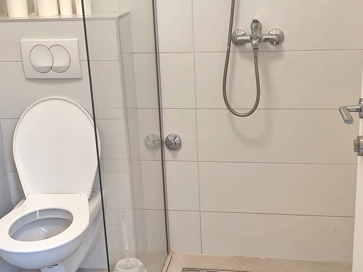 Crikvenica, monolocale con terrazza e ampio giardino!