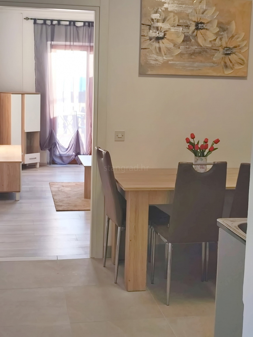 Crikvenica, monolocale con terrazza e ampio giardino!