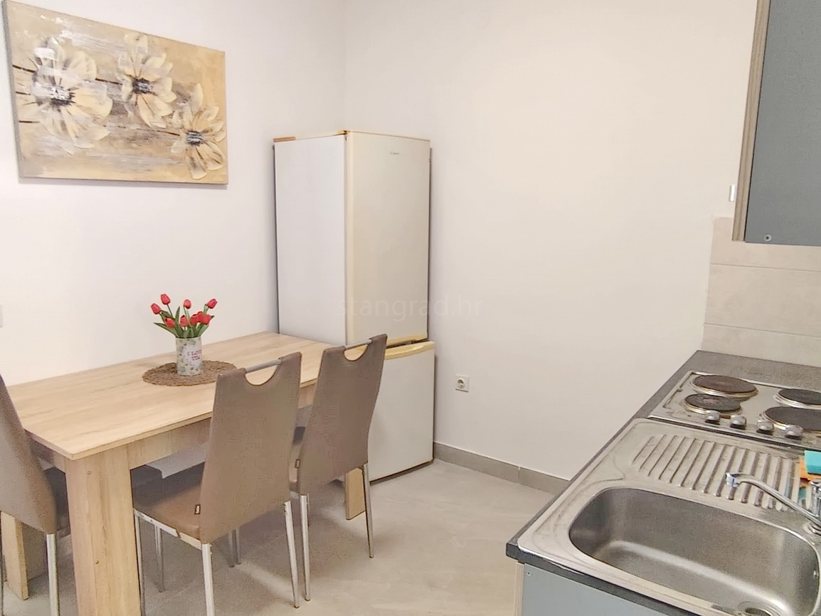 Crikvenica, monolocale con terrazza e ampio giardino!