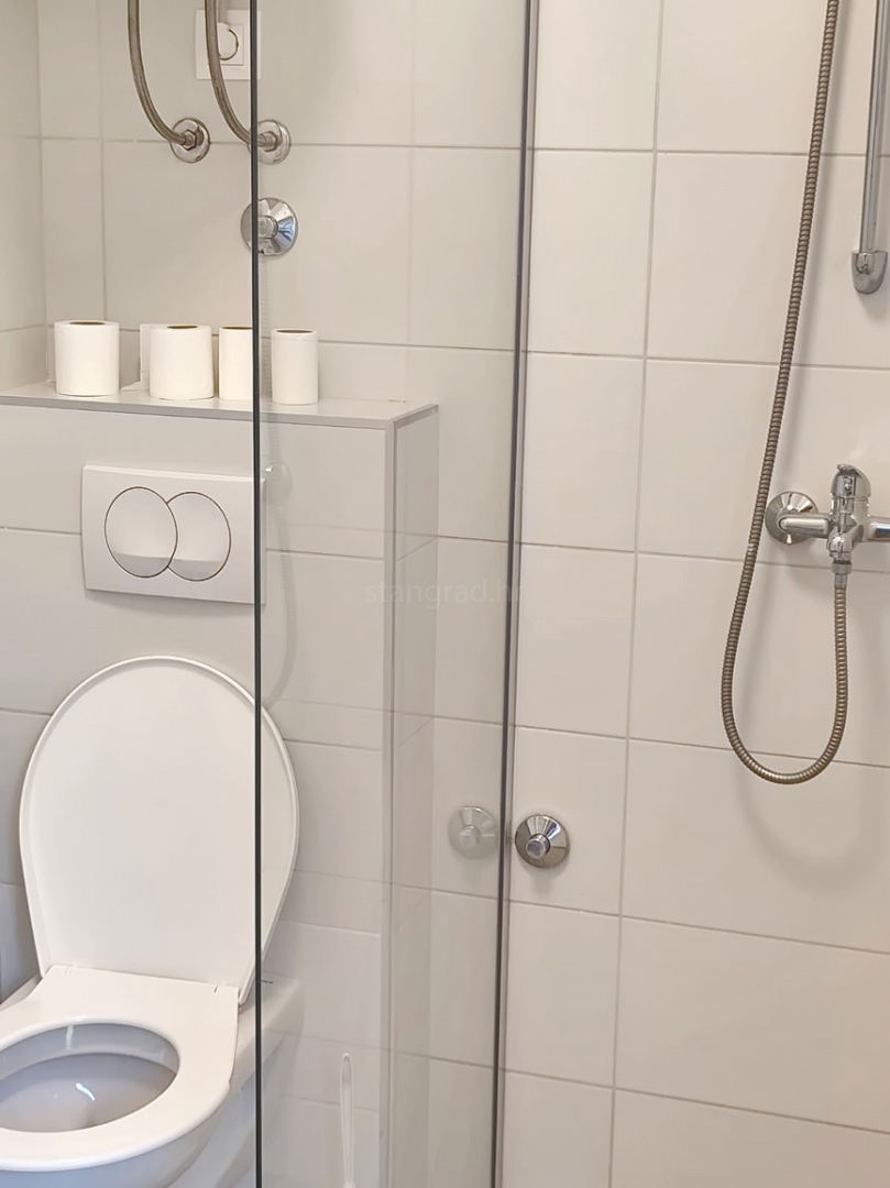 Crikvenica, monolocale con terrazza e ampio giardino!