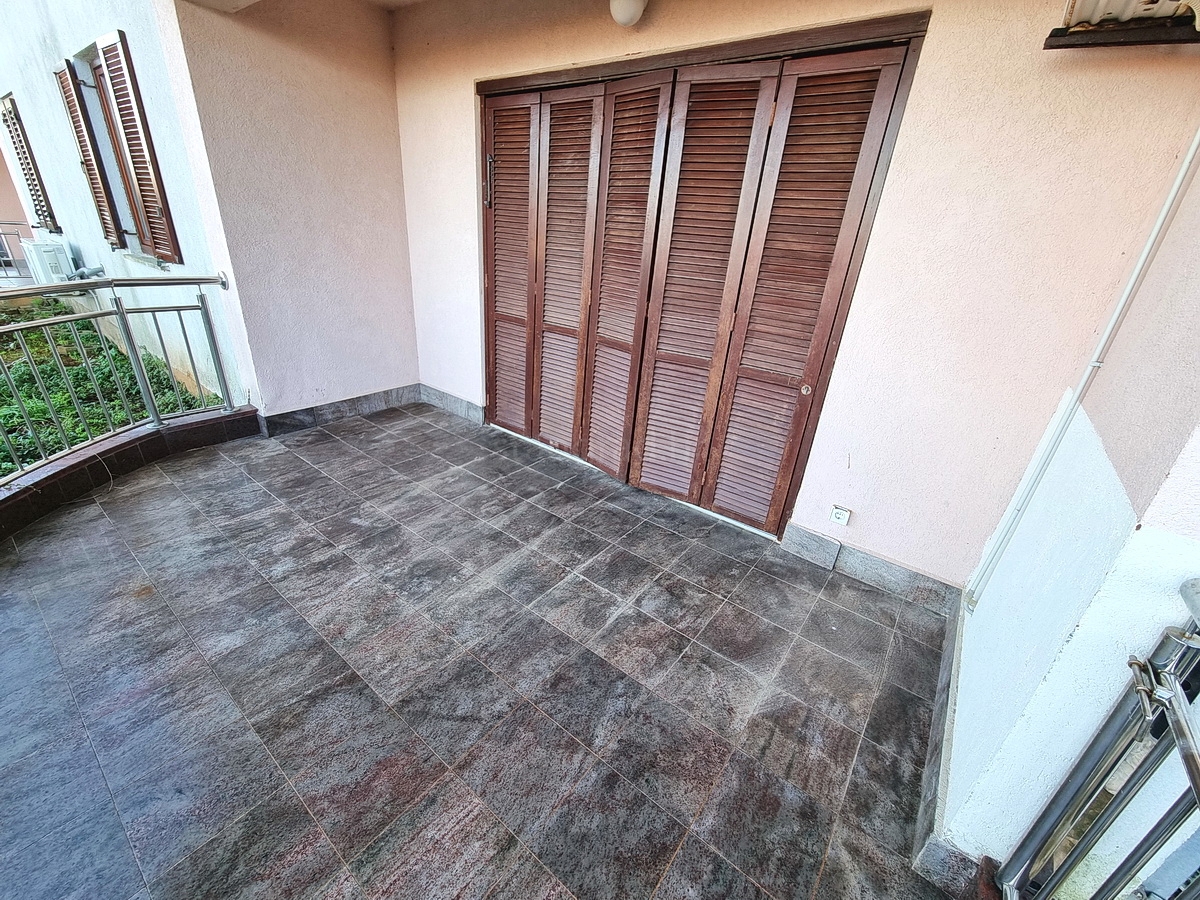 Malinska, appartamento al piano terra vicinissimo al mare!