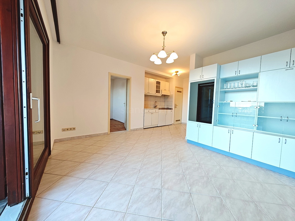 Malinska, appartamento al piano terra vicinissimo al mare!