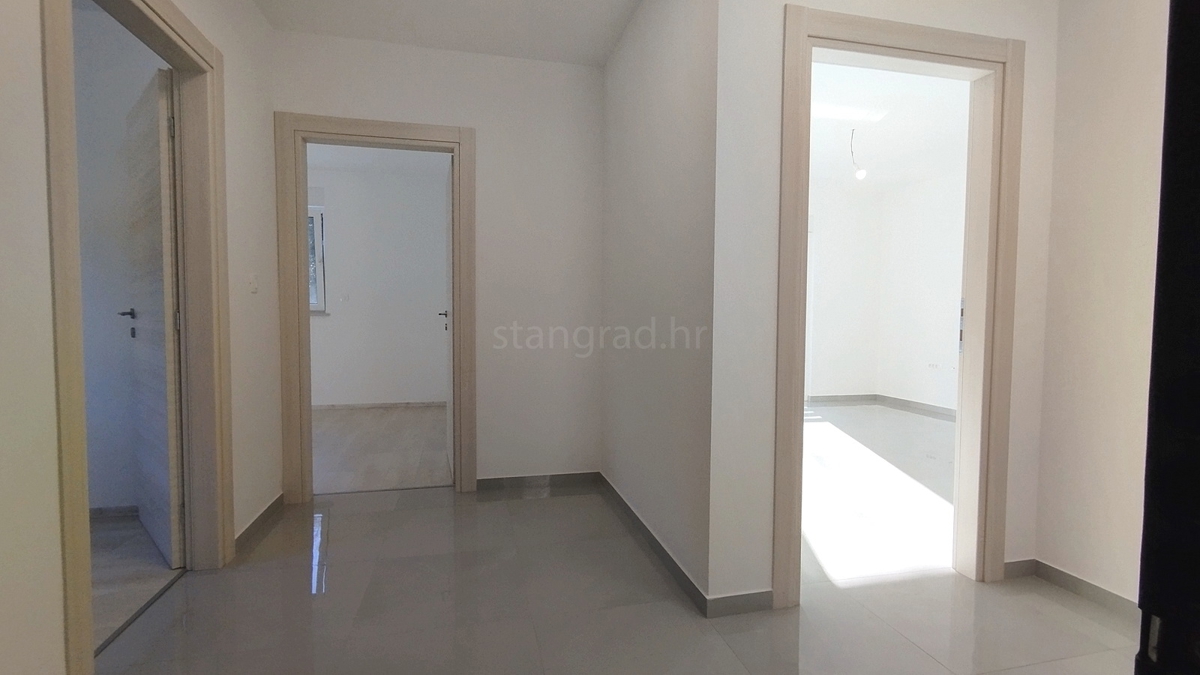 Crikvenica zona, nuovo appartamento trilocale al 1. piano!