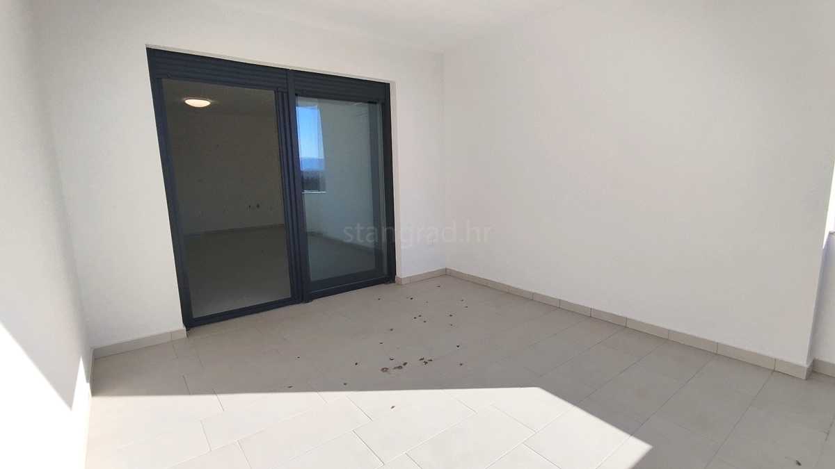 Novi Vinodolski, nuovo appartamento 2 camere al 2° piano con vista!