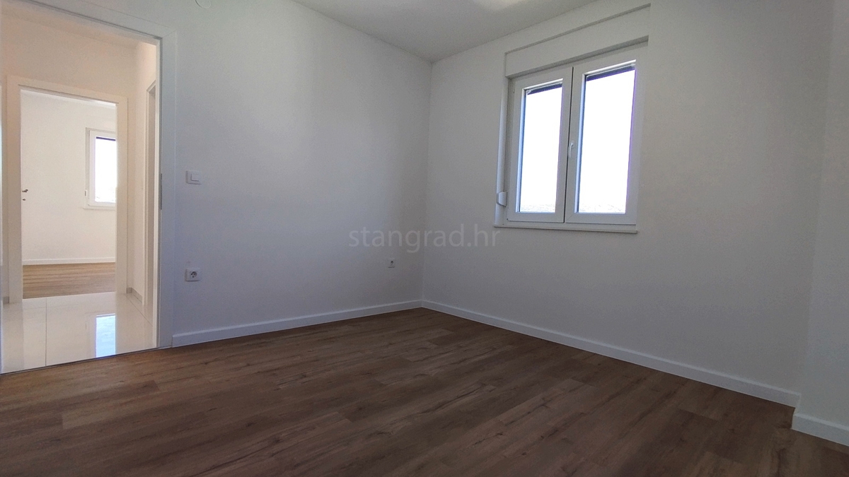 Novi Vinodolski, nuovo appartamento 2 camere al 2° piano con vista!