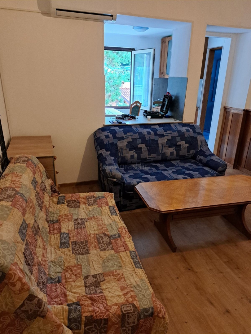 Novi Vinodolski, confortevole appartamento di 86 m² a soli 150 m dalla spiaggia!