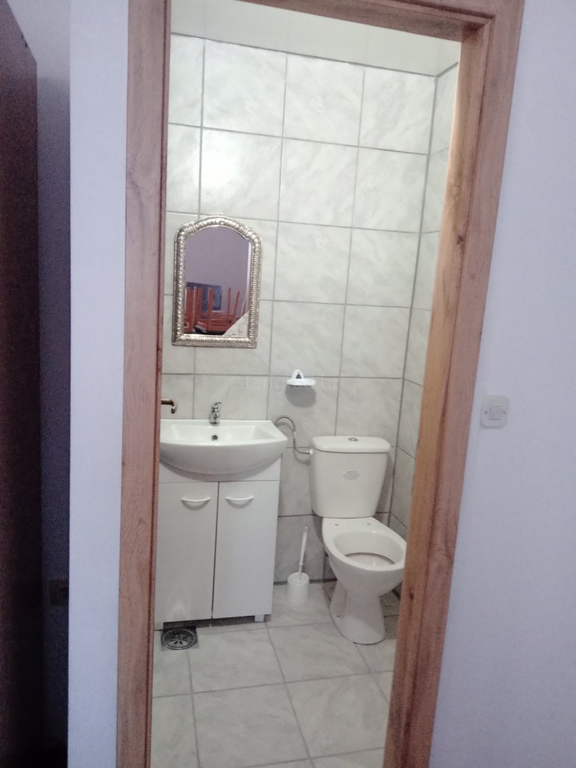 Novi Vinodolski, confortevole appartamento di 86 m² a soli 150 m dalla spiaggia!