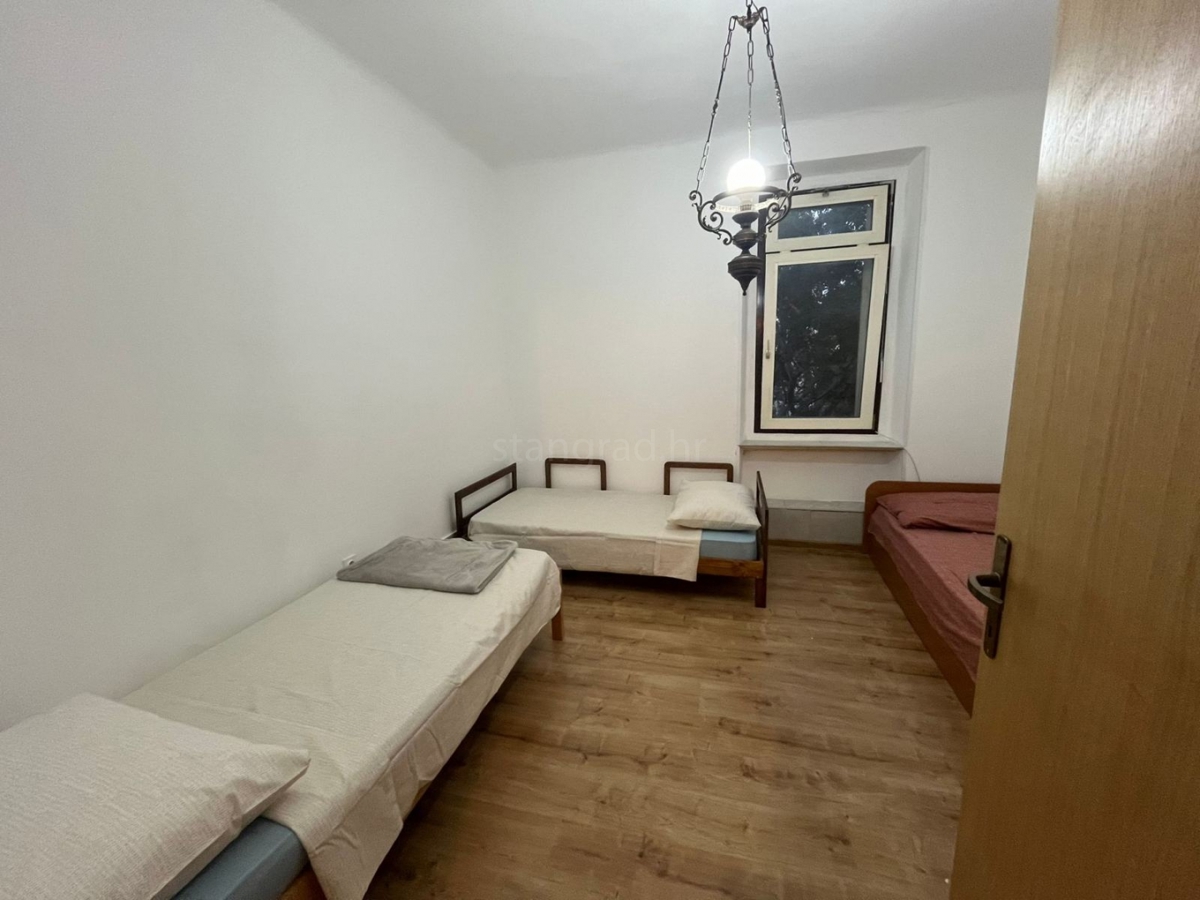 Novi Vinodolski, confortevole appartamento di 86 m² a soli 150 m dalla spiaggia!