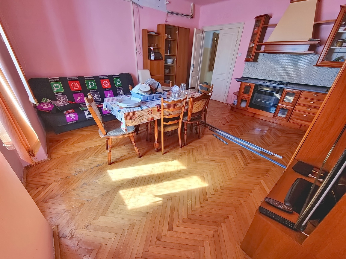 Krk, casa bifamiliare in posizione eccellente, proprio vicino al mare!